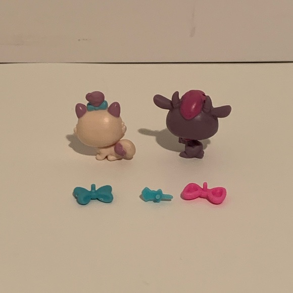 LPS LITTLEST PET SHOP TEENIEST TINIEST CAT & GOAT MINI FIGURES WITH 3 MINI BOWS - Picture 2 of 4